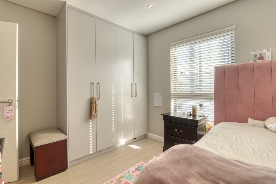 3 Bedroom Property for Sale in Croydon Gardens Estate Western Cape